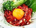 馬刺しユッケ