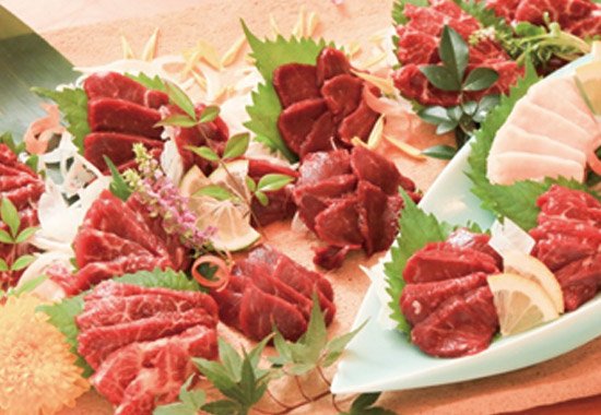 大満足のボリュームセット（大満足セット）+馬肉燻製